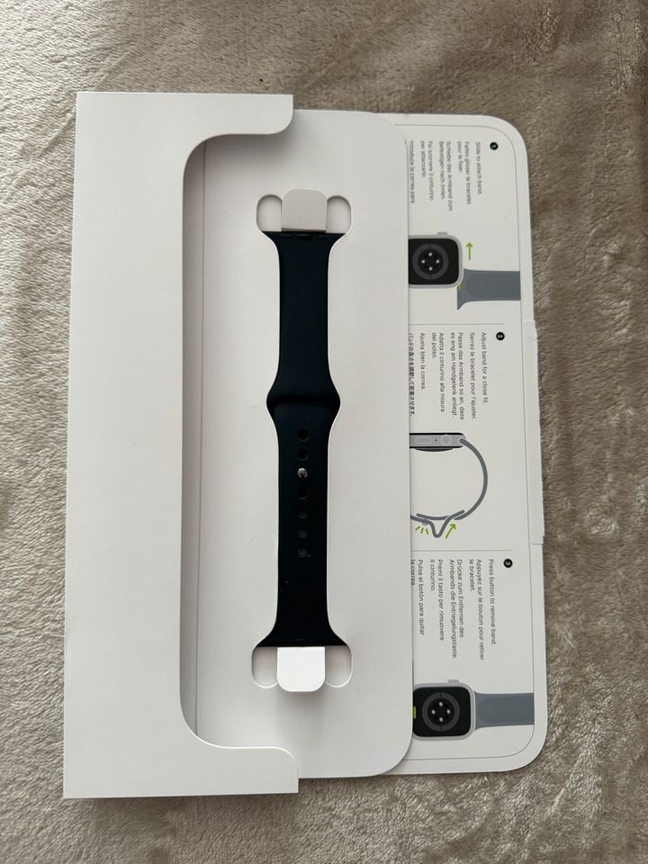 Apple Watch 41mm Sportarmband Midnight/Blau Größe S/M in Ottobrunn