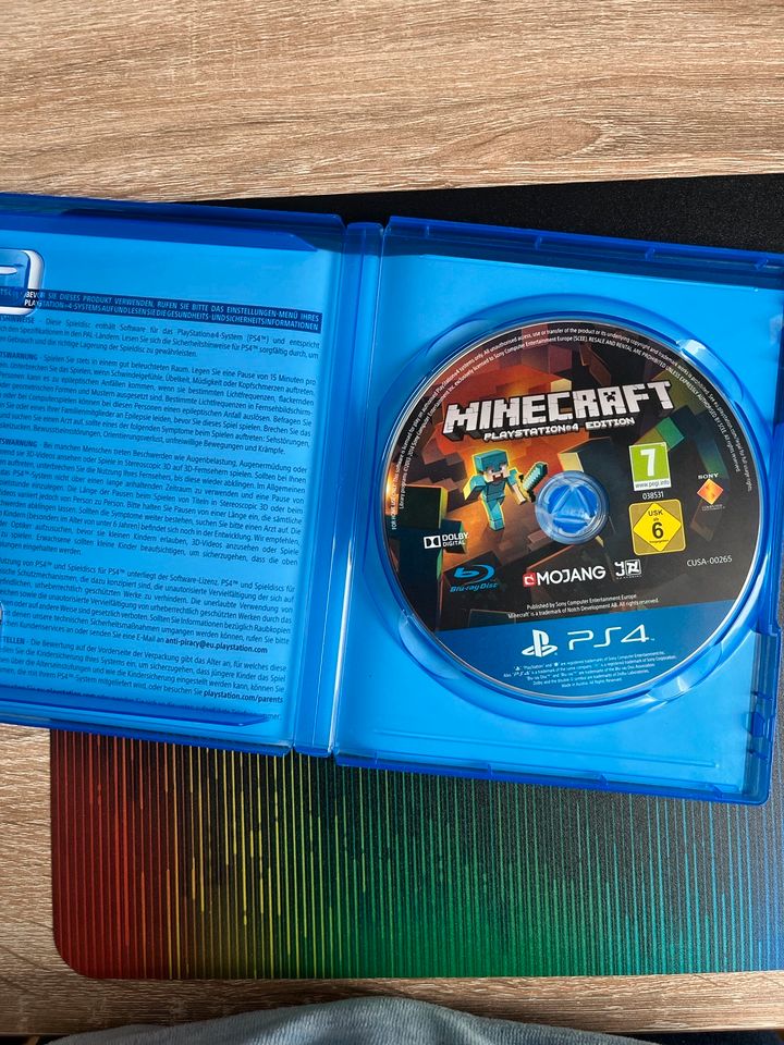 PS4 Slim 500GB 1 Controller + Minecraft geschenkt in Wuppertal