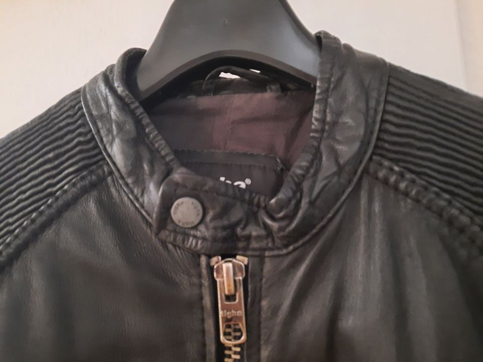 Tigha Lederjacke / Bikerjacke Gr.M schwarz in Zwickau