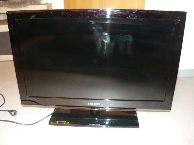 einen Samsung TV LE32C530F1W in Goldbach