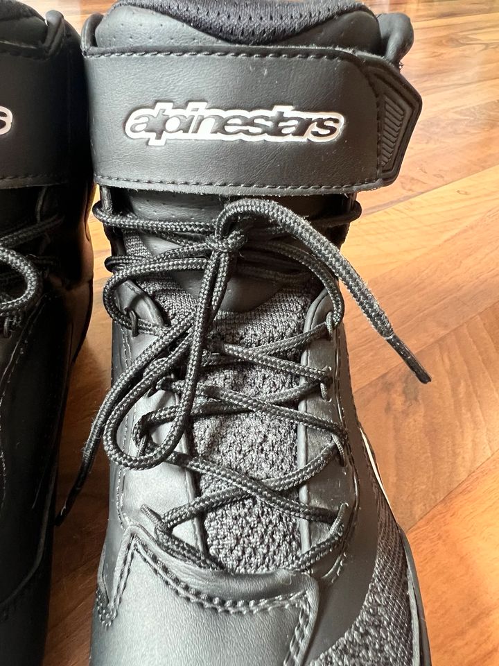 Alpinestars Motorrad Schuhe in Wipfeld