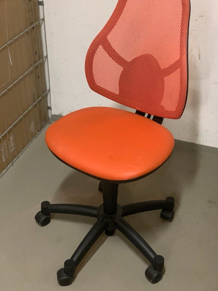 Der Stuhl. подростковый стул in Berlin