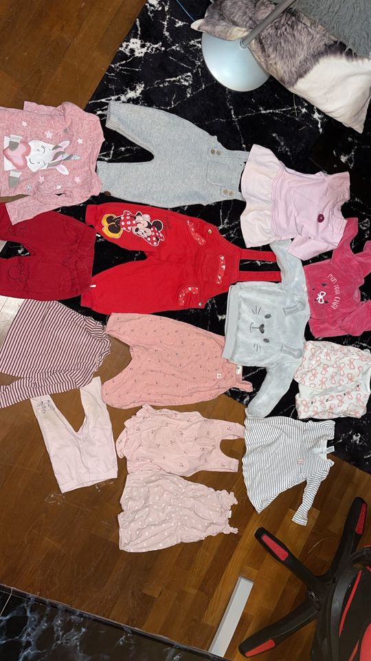 Mädchen Kleidung Größe 68! Baby Disney minnie maus Bodys Sets usw in Balzheim