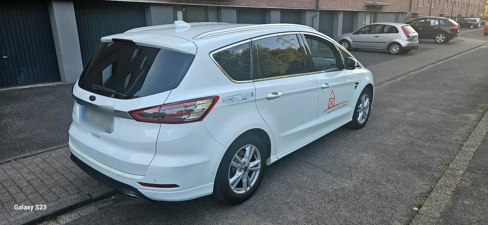 Abbildung des Autos Ford S-max