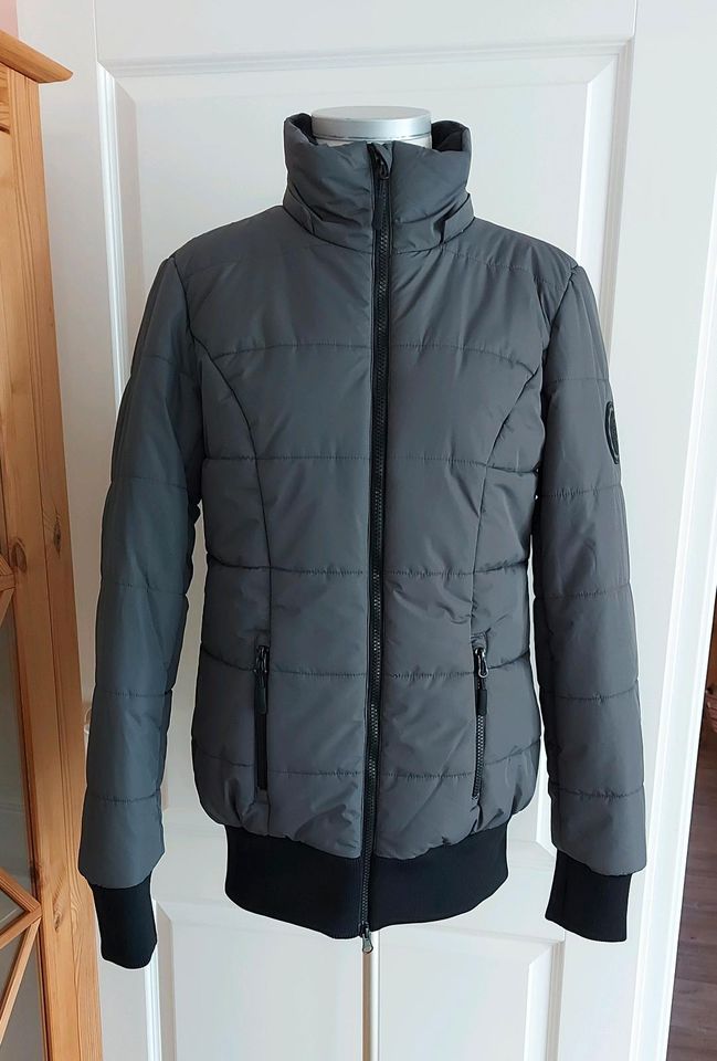 Bpc Collection Winterjacke Größe 38 in Moormerland