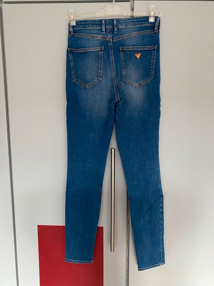 Guess Jeans in Fürth