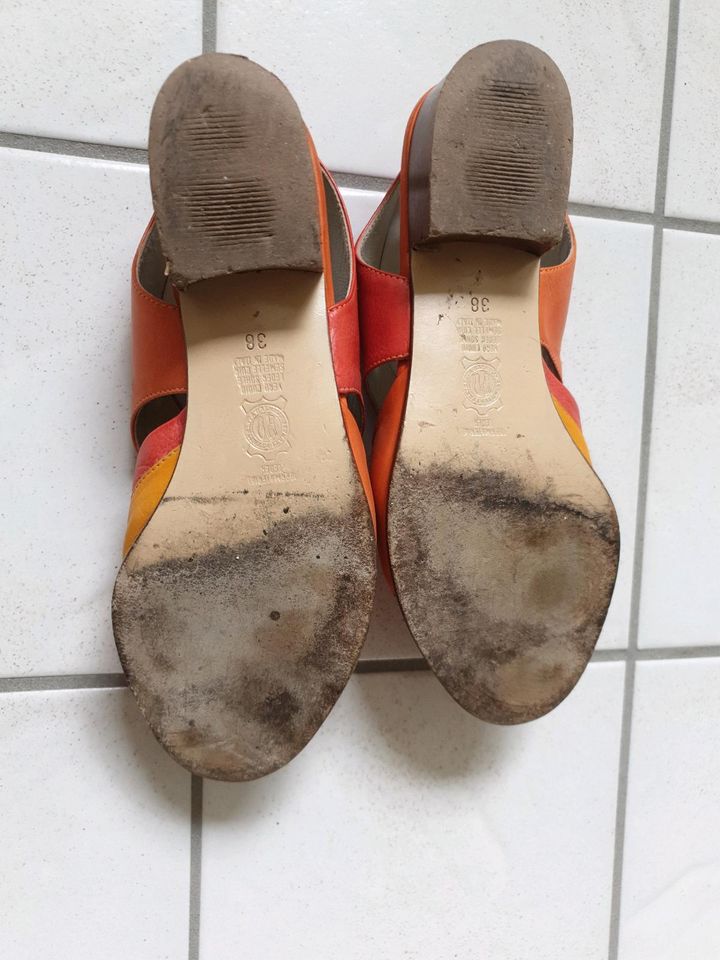 Vintage Ledersandalen (rot, Orange, gelb) in Remseck am Neckar