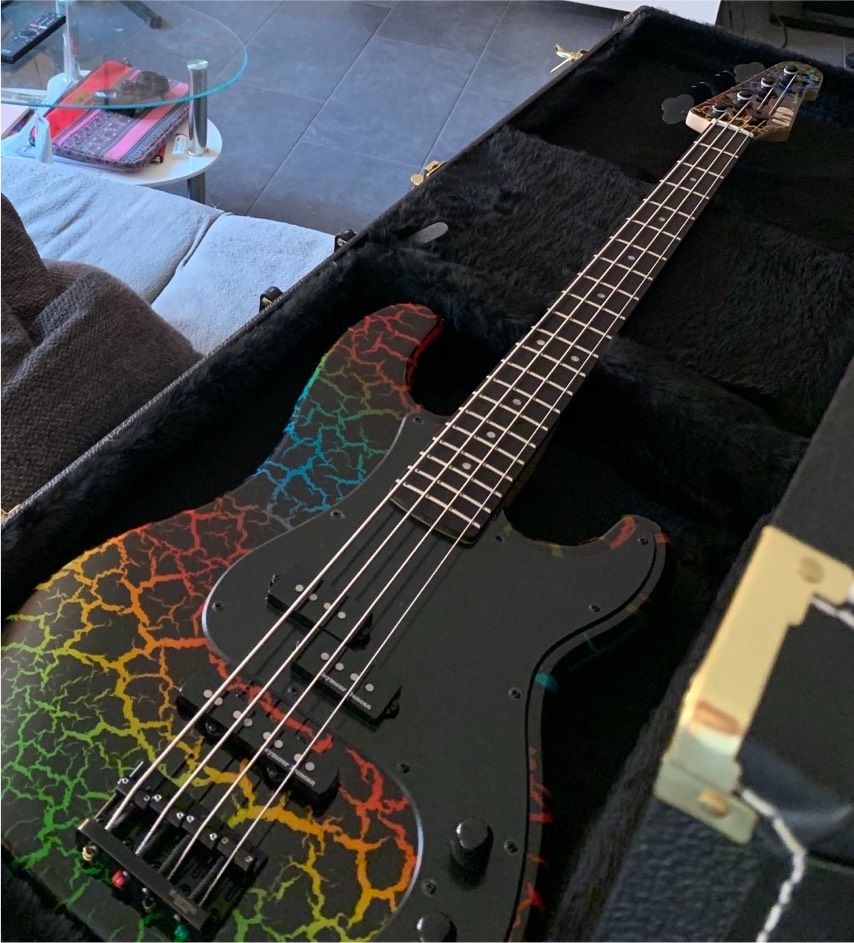 ESP / LTD Surveyor ‘87 - Rainbow crackle Bass in Backnang