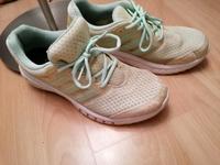 Adidas Laufschuhe Baden-Württemberg - Großbettlingen Vorschau