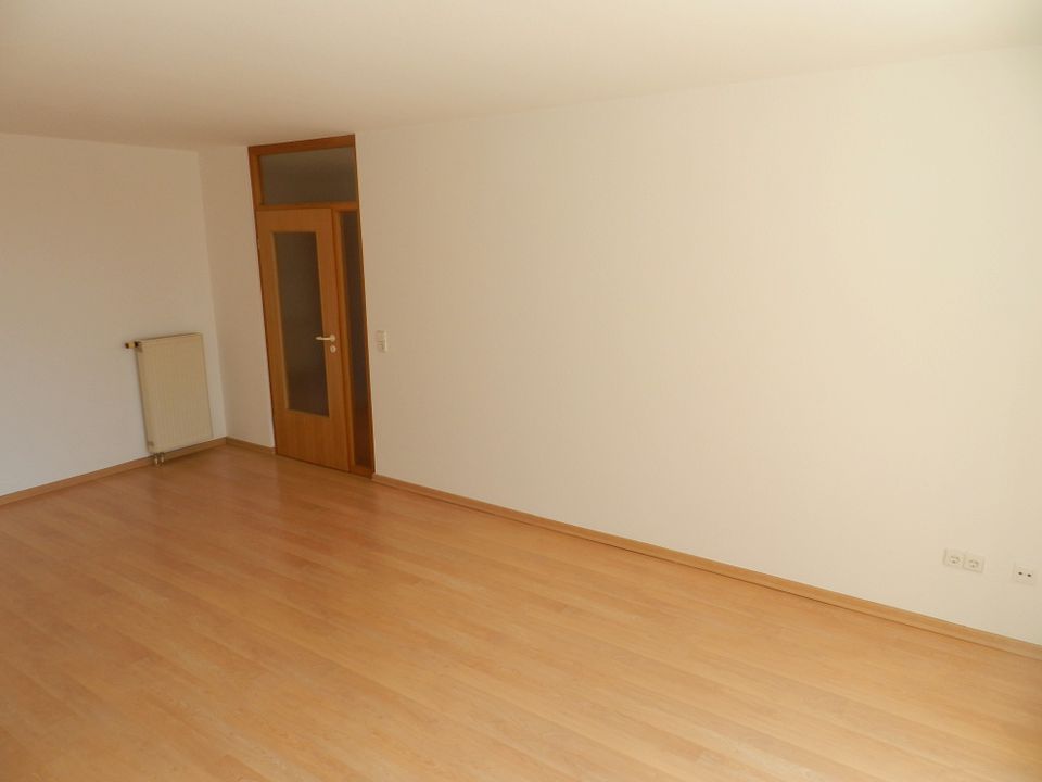 Burgdorf West - sonnige Maisonettewohnung mit Dachterrasse im gepflegten 6 Familienhaus in Burgdorf