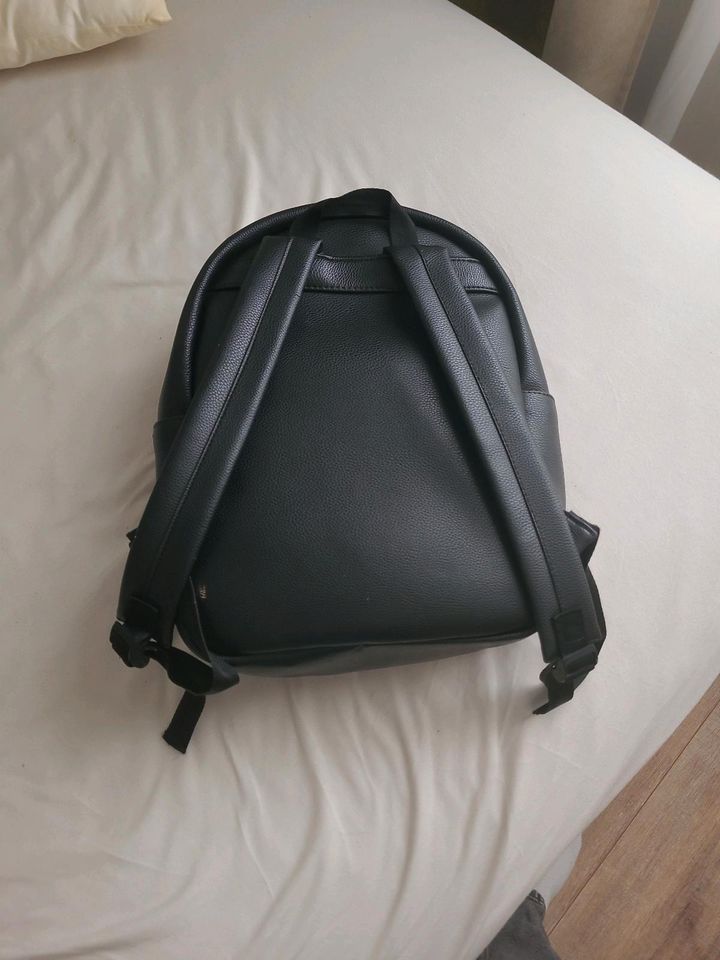 Schwarzer Rucksack in Berlin