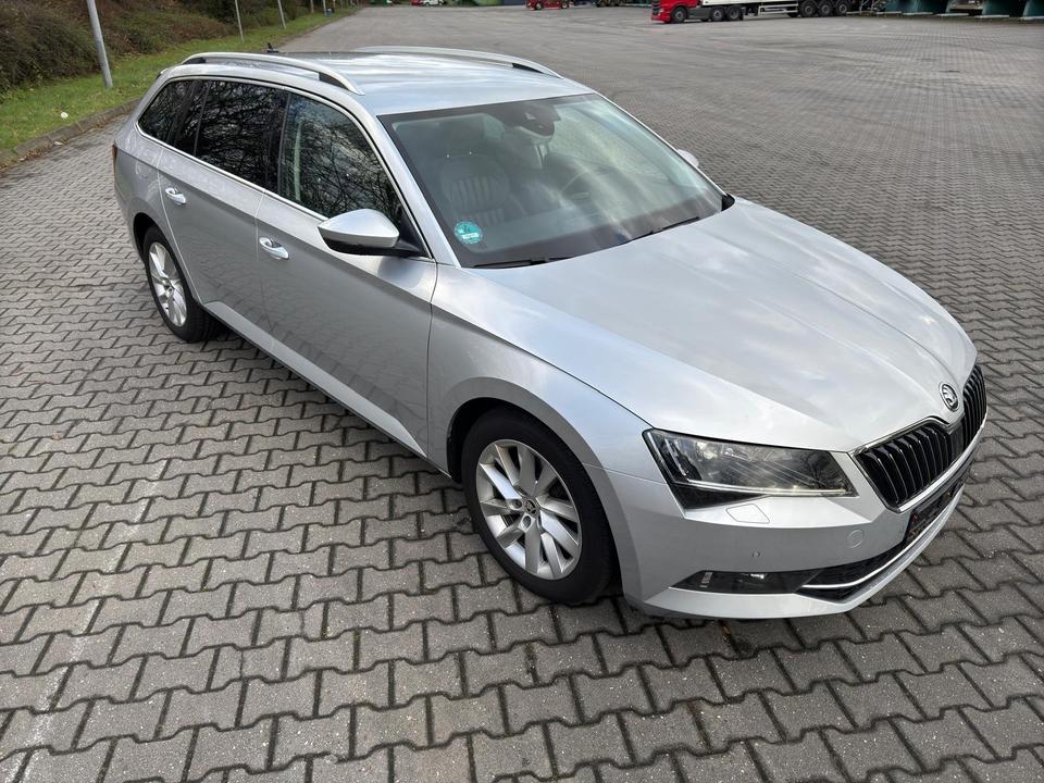 *Skoda Superb III 2.0 TDI Stand Hzg, wenig km, DSG, Navi, Leder in Leer (Ostfriesland)
