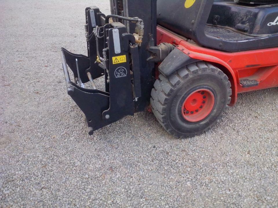 Baustelle Baufahrzeug Mast Kippvorrichtung Hoflader Gabelstapler in Oberschneiding