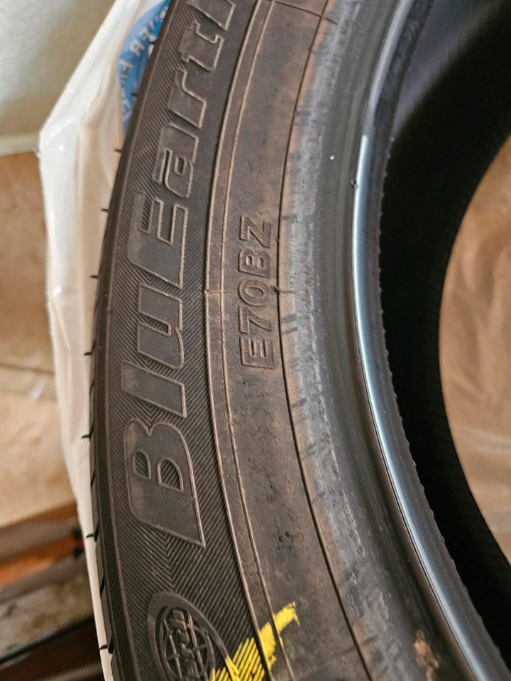 Neuwertig Yokohama E70BZ  Yokohama E70BZ 225/55 R18 98H BluEarth in Niederdorla