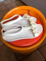 Crocs Serena Sandalen  Gr 9 M neu Weiß Nordrhein-Westfalen - Oberhausen Vorschau