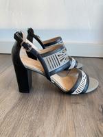 Helen Billkrantz Leder Sandalen Damen Schuhe Gr.38 Hessen - Rödermark Vorschau