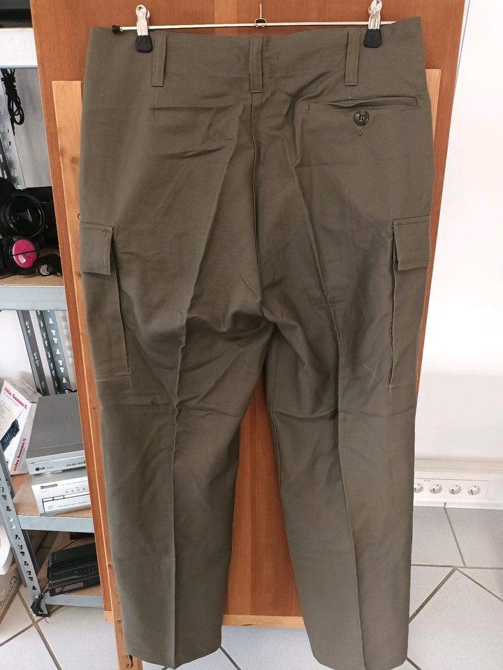 Bundeswehr Cargohose, Feldhose, Größe 8 in Khaki/Oliv, Neu in Lübbecke 