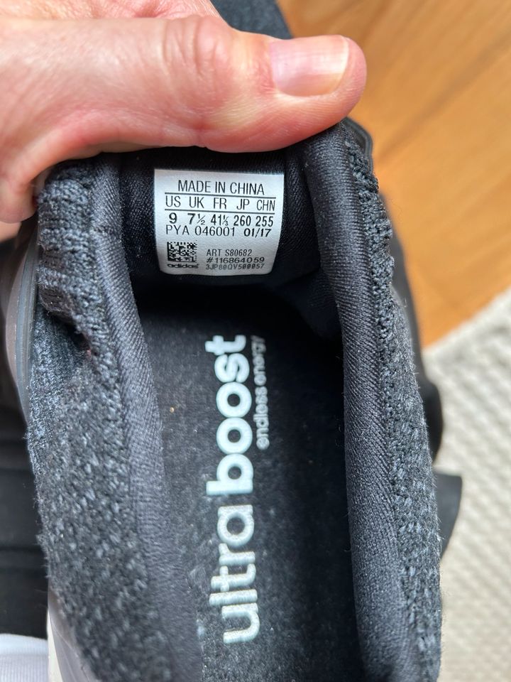 Adidas * ultra boost * wie neu * Damen Laufschuhe * Größe 41 1/3 in Köln