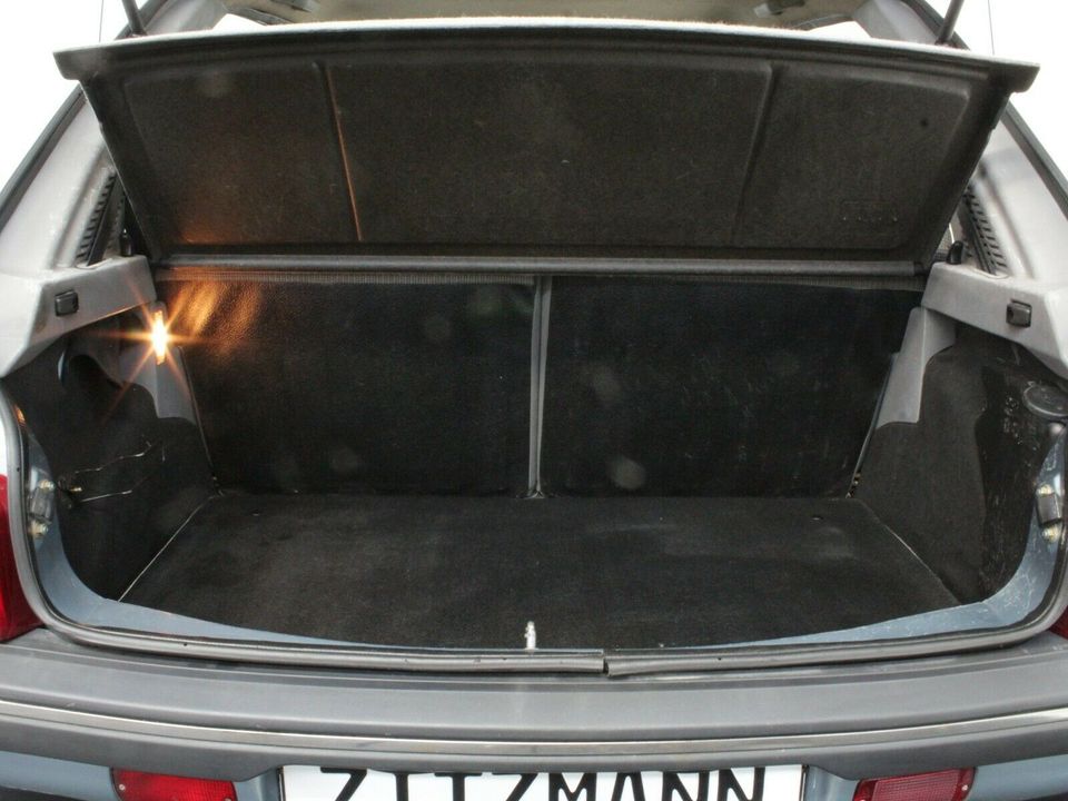 Peugeot 205 Automatik Sammler-Zustand in Nürnberg (Mittelfr)