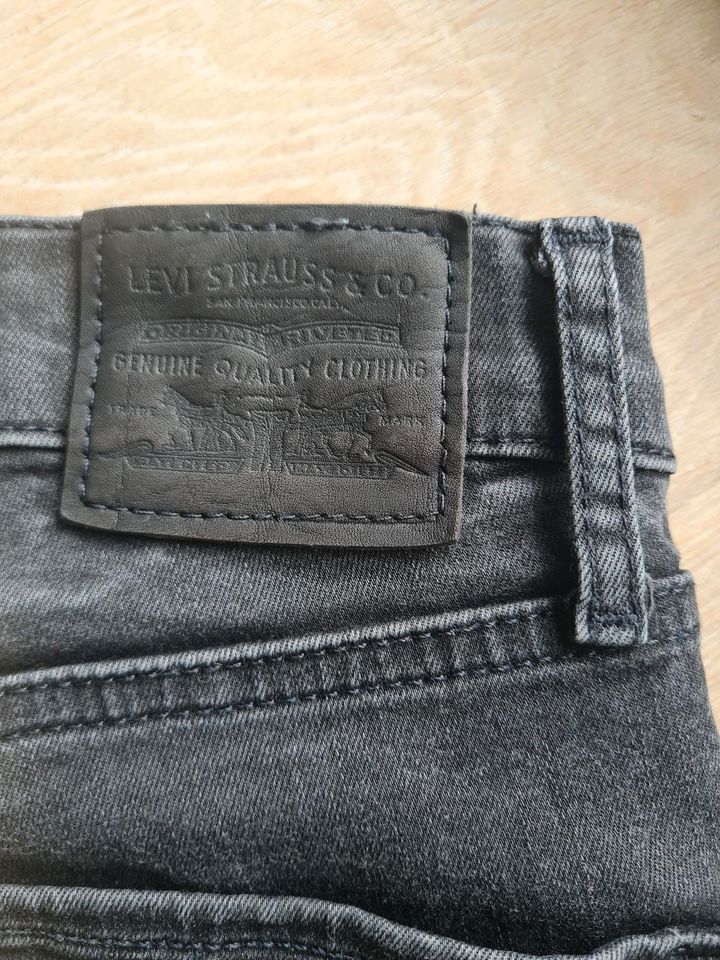Levis Jeans 25/30 Mile High Super Skinny ultrablack schwarz in Halstenbek