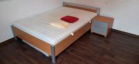 Bett 1,40 m mit Matratze, Lattenrost, Nachttisch und Bettlaken Niedersachsen - Meppen Vorschau