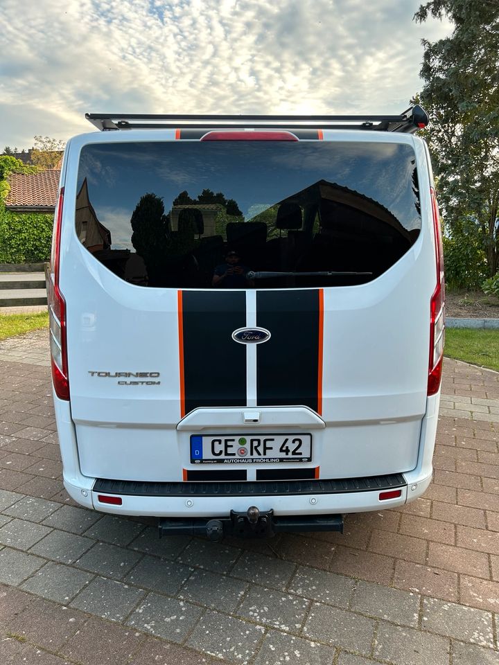 Bus/ Transporter Ford Tourneo Custom Sport 8 Sitze mieten/ leihen in Ahnsbeck