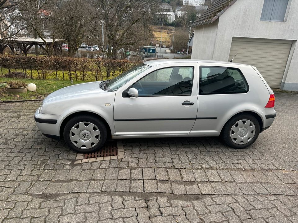 Golf 4 1.4 16V in Freudenberg