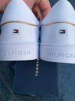Sneaker Tommy Hilfiger weiß Größe 41 Niedersachsen - Nienburg (Weser) Vorschau