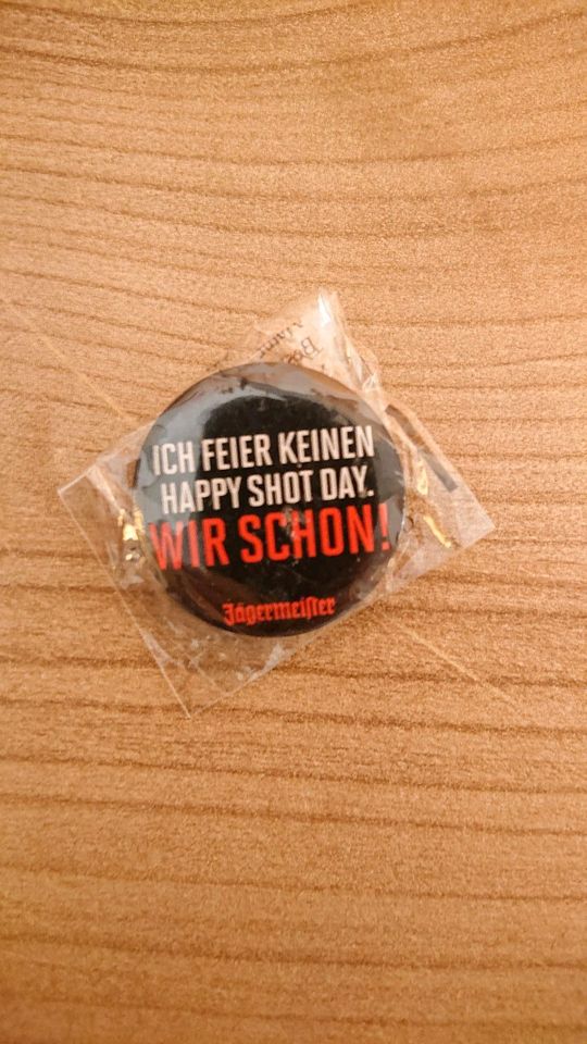 Button Jägermeister Durchmesser 3 cm OVP NEU in Buch