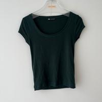 Zara Oberteil Shirt T-Shirt grün dunkelgrün Rundhals S Niedersachsen - Oldenburg Vorschau