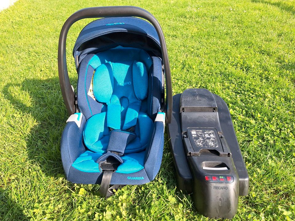 Recaro Babyschale mit isofixstation in Monzingen