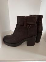 By Burin Stiefelette Gr. 38 (37) dunkelbraun Blockabsatz 5cm Hessen - Weinbach Vorschau