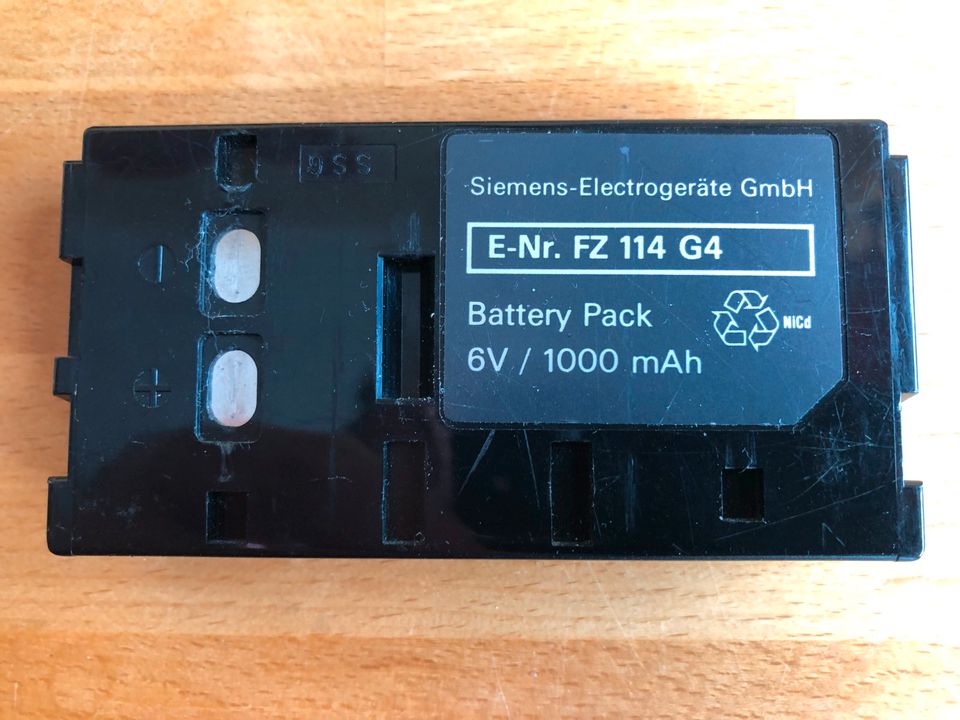 Siemens FZ 114 - AC-Adapter + Akku + Ladekabel in Büchen