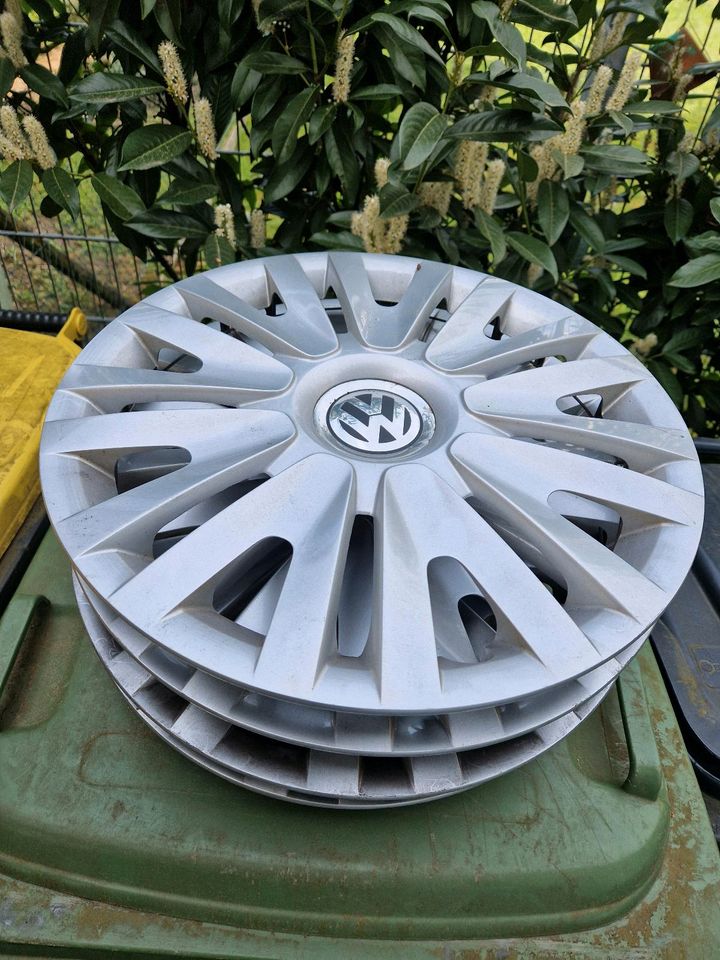 4x VW Radkappen 15" in Sachsenheim