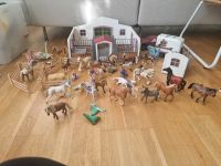 Schleich Pferdestall, Anhänger und viele Pferde Berlin - Tempelhof Vorschau