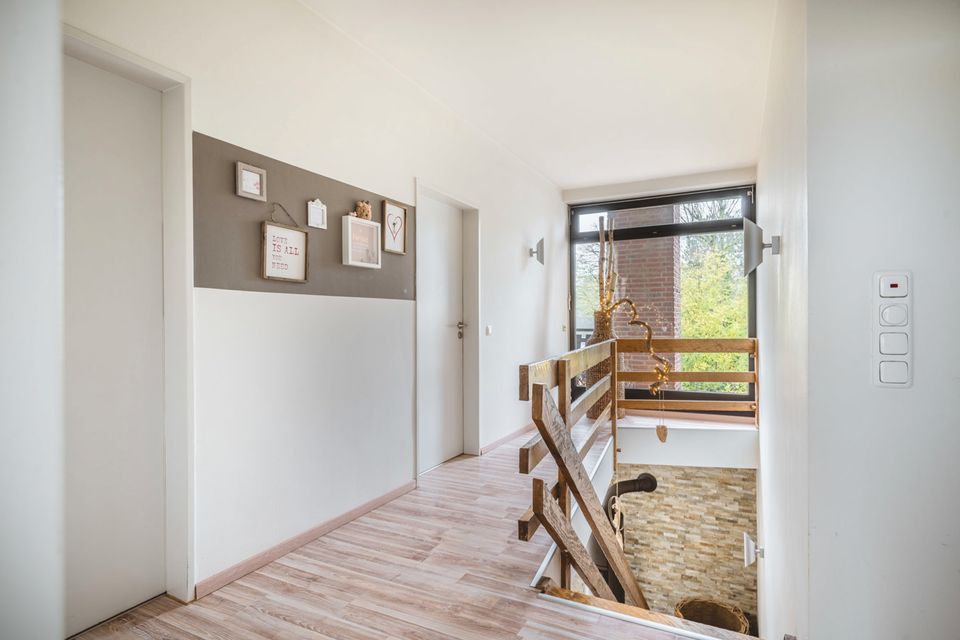 Übach! Frei stehendes Einfamilienhaus mit Traumgrundstück in bester Wohnlage in Übach-Palenberg