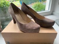 Unisa Pumps, Velourleder in Farbe Nude Hessen - Künzell Vorschau