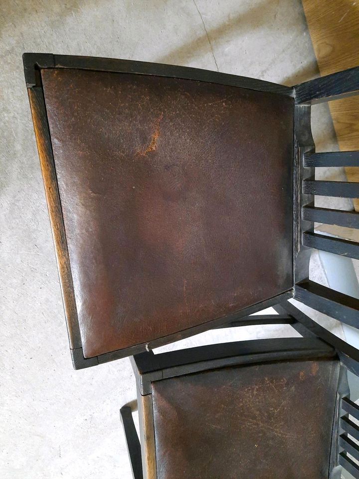 2 alte Stühle in Helbra