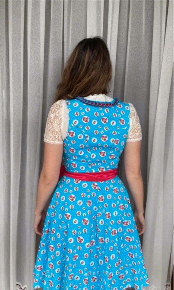 Dirndl Tracht blau hellblau rot Rosen Muster Happy Dirndl Gr. 36 in Cham