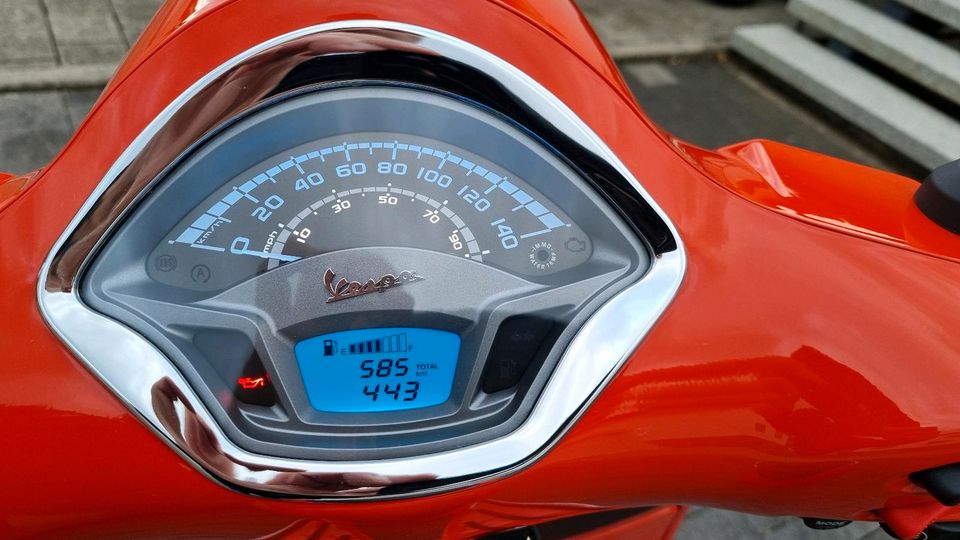 Vespa GTS 300, Top Zustand, 585 km in Herbrechtingen