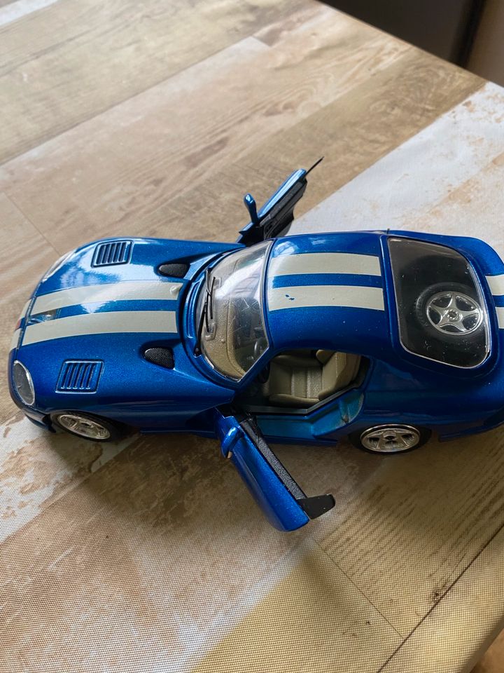 Modellauto/Burago/Sammlerstück Viper GTS Dodge blau in Hannover
