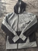 Jordan Zipper in Grau Schwarz S für 25€ VB Nordrhein-Westfalen - Hagen Vorschau