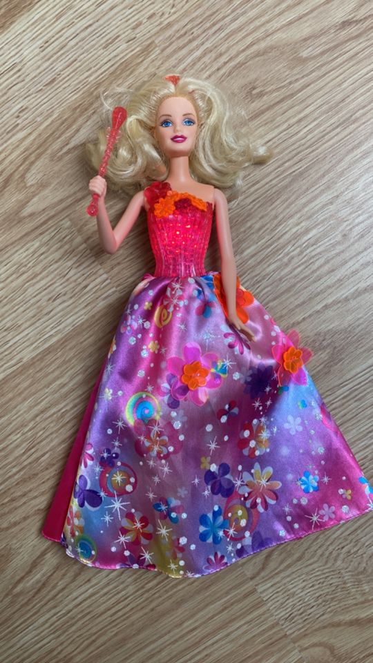 Mattel Barbie CCF84 singende Prinzessin Alexa und die geheime Tür in Freising