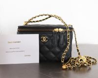 Chanel VIP Gift Vanity Case Tasche Made in Italy Lychee Struktur Handytasche schwarz Gold Bayern - Haag in Oberbayern Vorschau