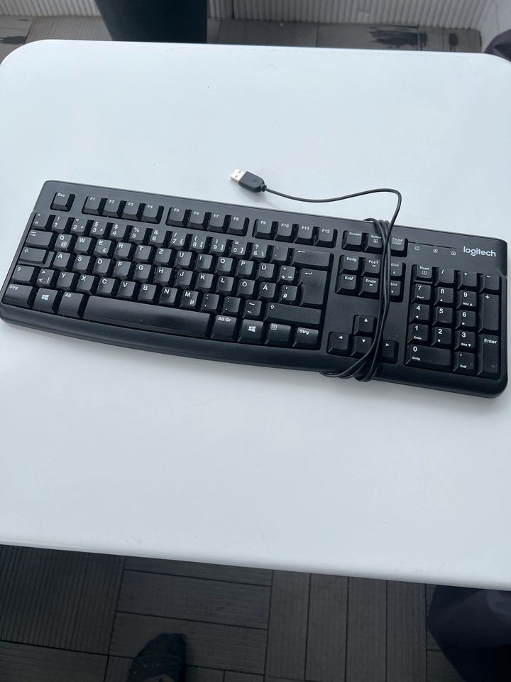 logitech QWERTZ Tastatur Keyboard K120 in Berlin