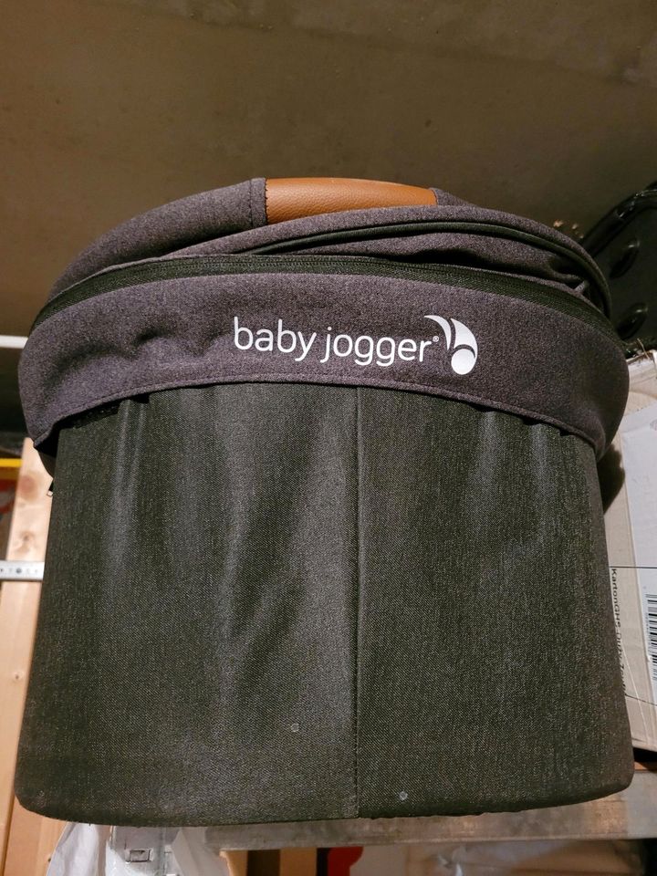 Babyschale babywanne babyjogger inkl. Zubehör in Kusterdingen