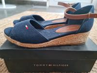 Neuw. Tommy Hilfiger 37 Sandalen blau Nordrhein-Westfalen - Neukirchen-Vluyn Vorschau