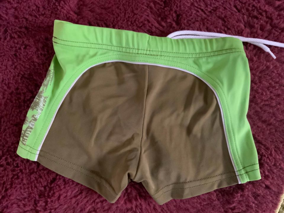 Badeshorts Badehose Gr. 110 und 122 in Tholey