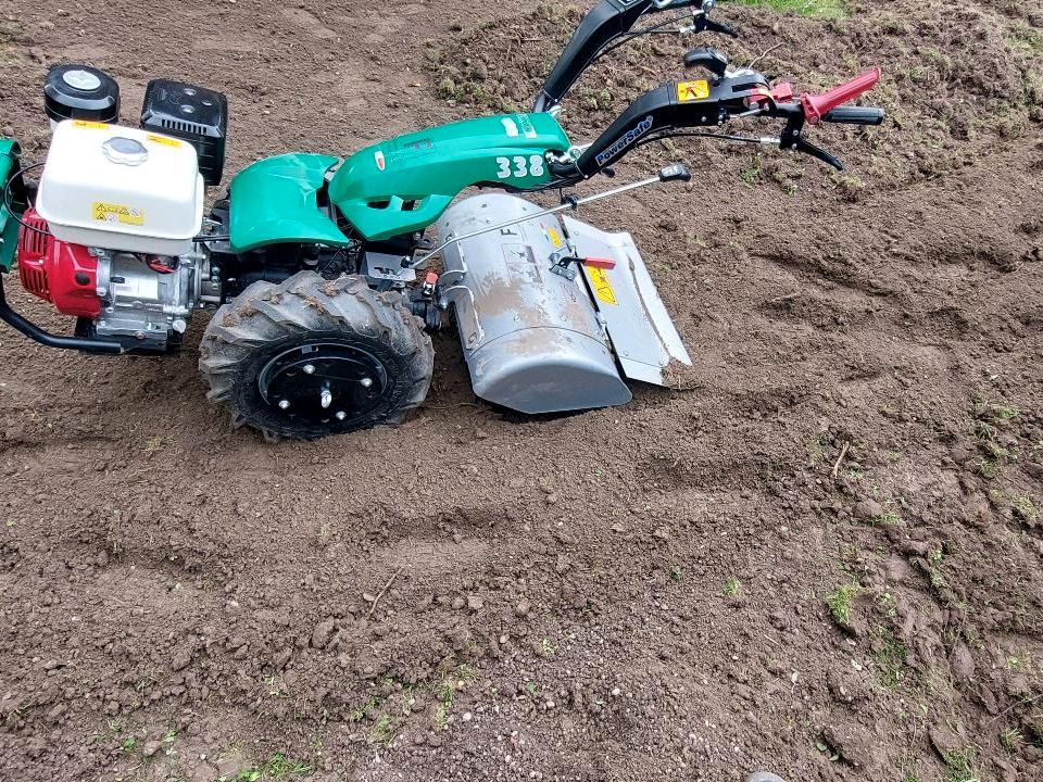 Gartenfräse Rasenbaumaschine, Beetpflug zu verleihen in Eitting