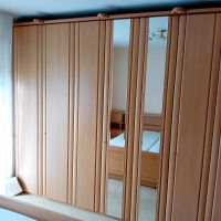 Komplettes Schlafzimmer zu verschenken Bett und Schränke Baden-Württemberg - Sindelfingen Vorschau
